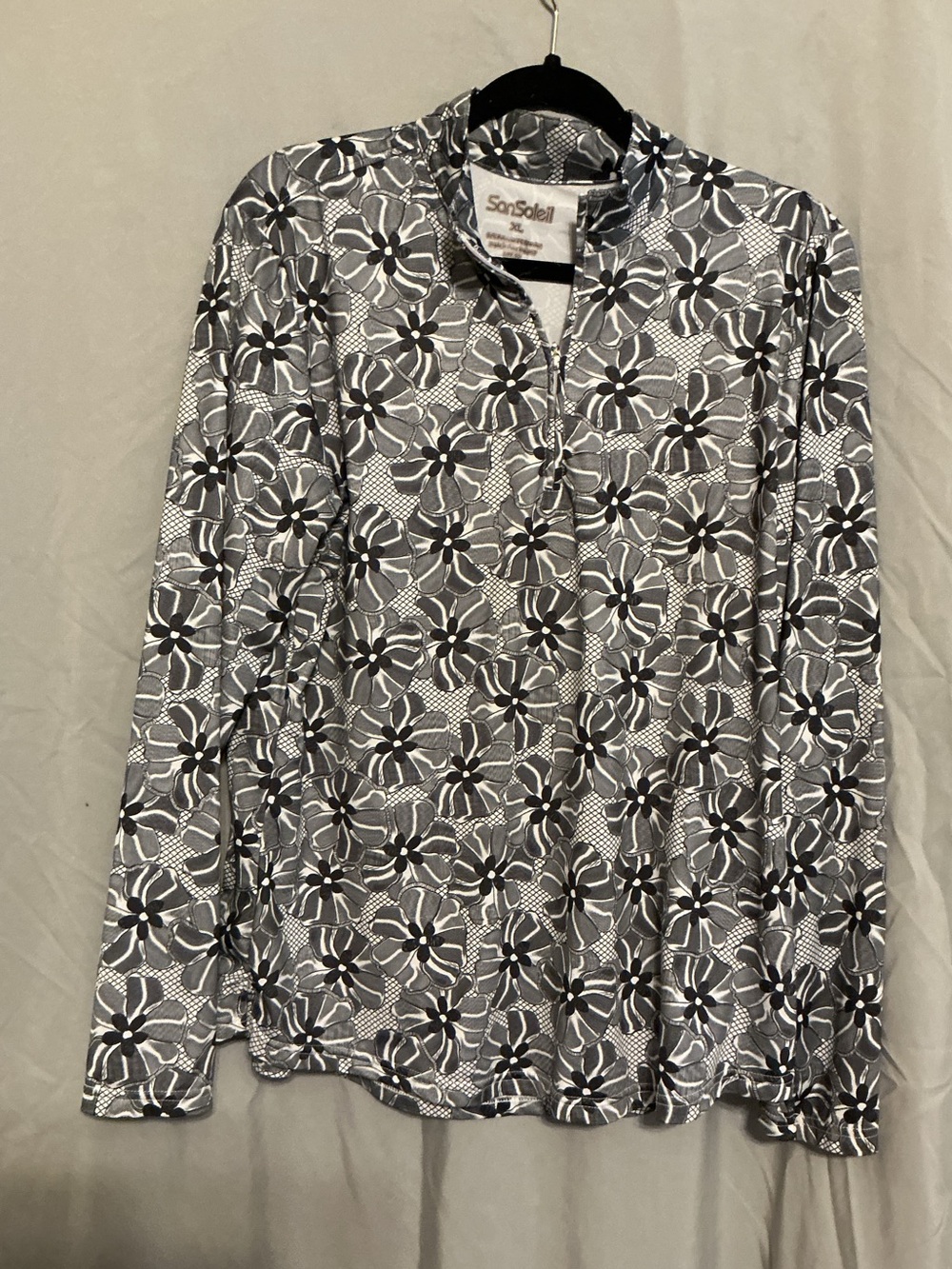 SunSoleil Gray & White Floral Long Sleeve Pullover